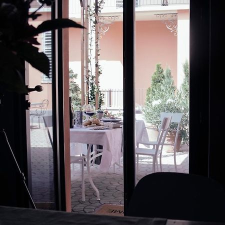 Appartamento Vacanze / Holiday Flat Farfalle&Rossobarbera Montegrosso dʼAsti Екстериор снимка