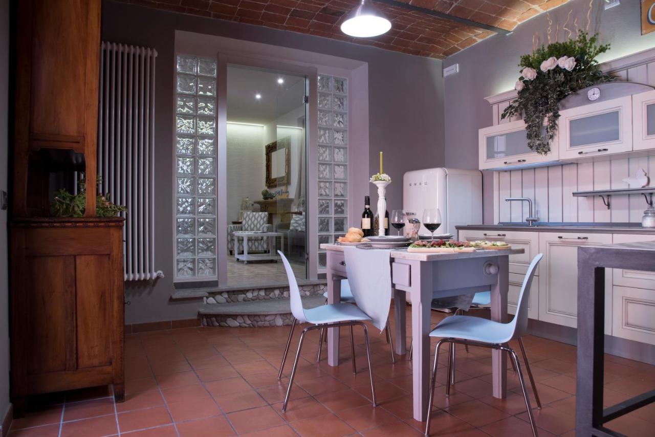 Appartamento Vacanze / Holiday Flat Farfalle&Rossobarbera Montegrosso dʼAsti Екстериор снимка