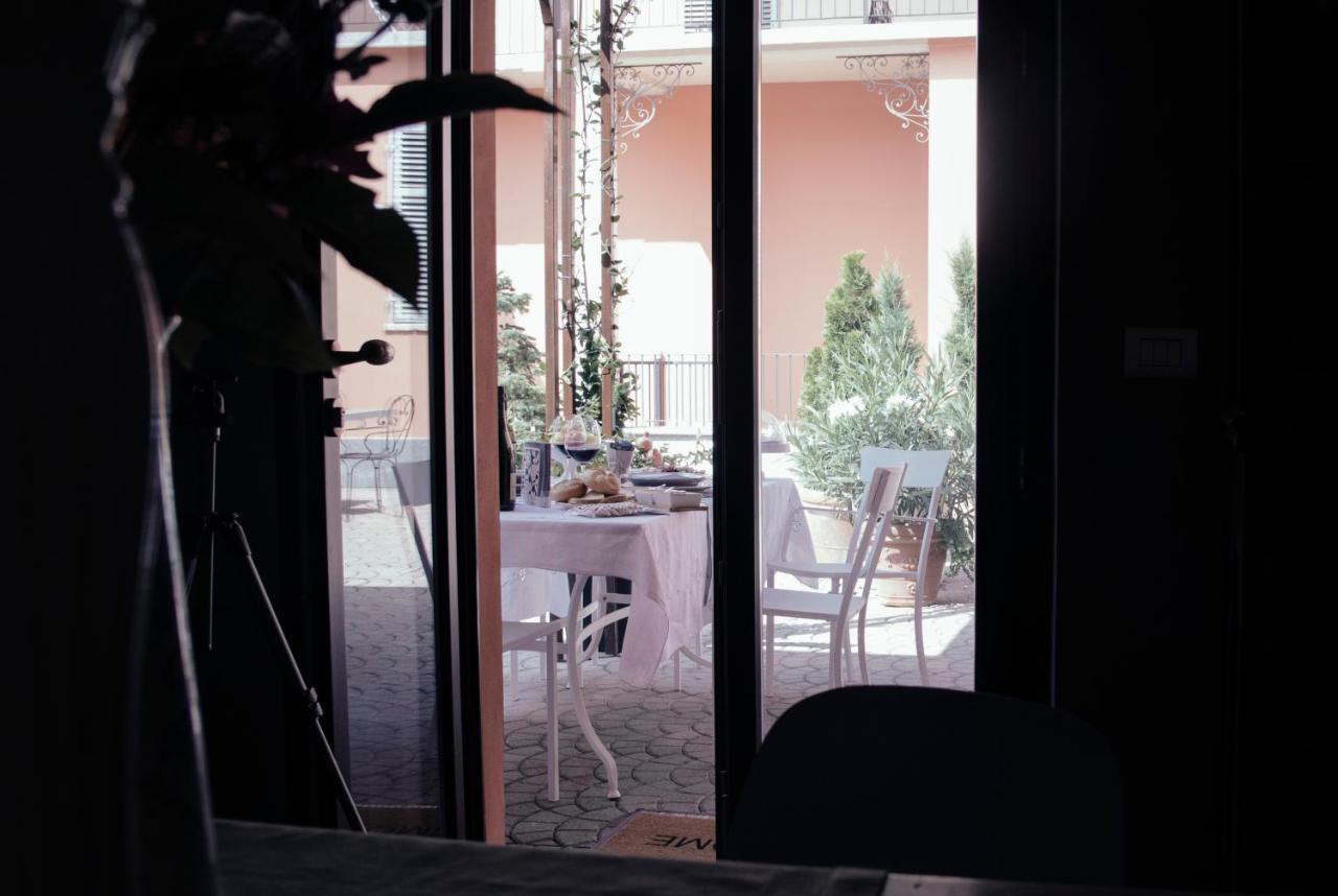 Appartamento Vacanze / Holiday Flat Farfalle&Rossobarbera Montegrosso dʼAsti Екстериор снимка